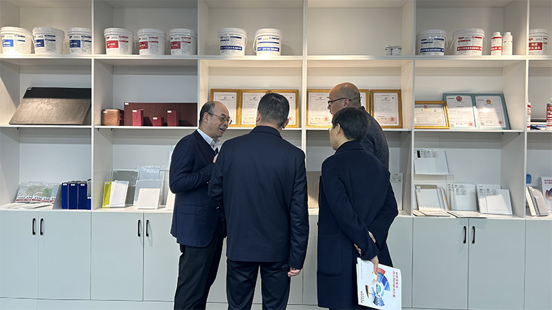 羅溪鎮(zhèn)領導蒞臨安翼陶基參觀指導，高度認可公司創(chuàng)新實力與發(fā)展前景